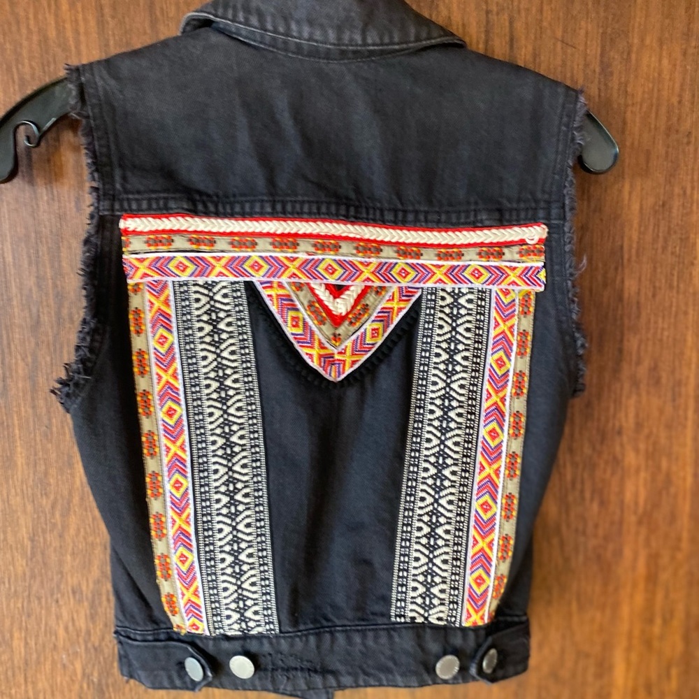 H&M Coachella Official Collection Embroidered Black Denim Vest - Picture 6 of 9